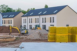 Foto Der deutsche Immobilienmarkt ist mit einer Mischung aus Best�ndigkeit und Abwarten in das Jahr 2026 gestartet. W�hrend die gro�e Kaufwelle zu Beginn des Quartals ausblieb, zeigt der M�rz eine deutliche Trendwende. Besonders in Berlin zeigt sich: Wer auf fallende Preise hofft, k�nnte entt�uscht werden.